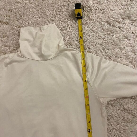 Uniqlo Women's Long Sleeve Heattech Turtleneck Top. White. Large. Comfy, Casual - Picture 11 of 11